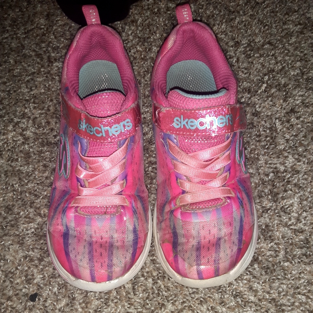 Girl's tennis shows size  1